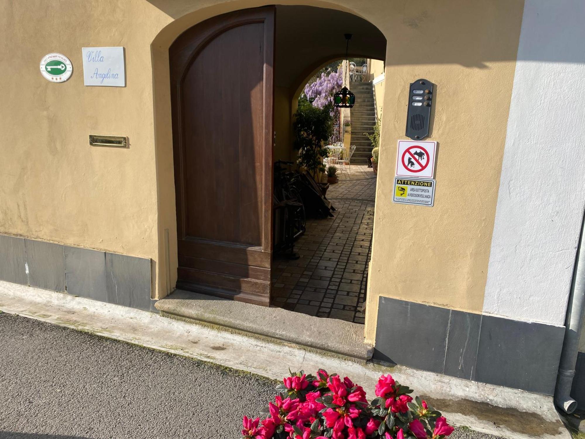 Villa Angelina Casa Limone فاليكروسيا المظهر الخارجي الصورة