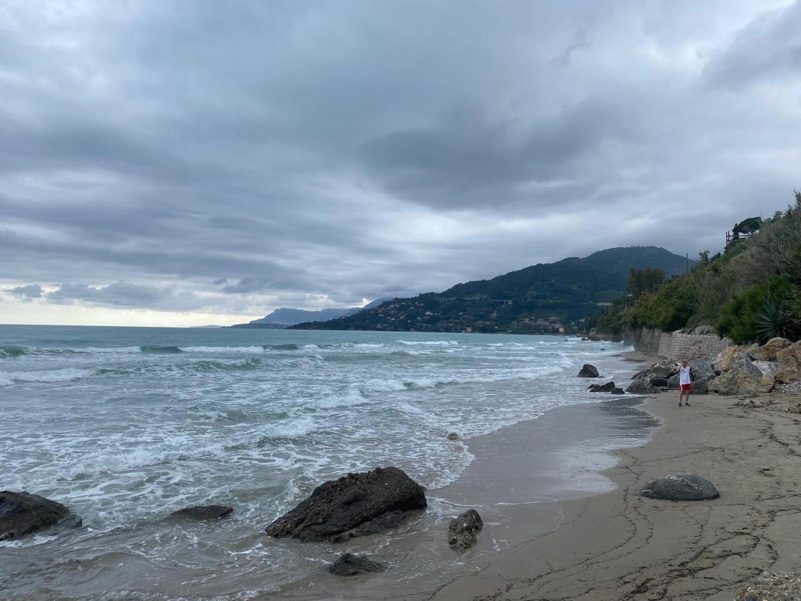 Villa Angelina Casa Limone فاليكروسيا المظهر الخارجي الصورة